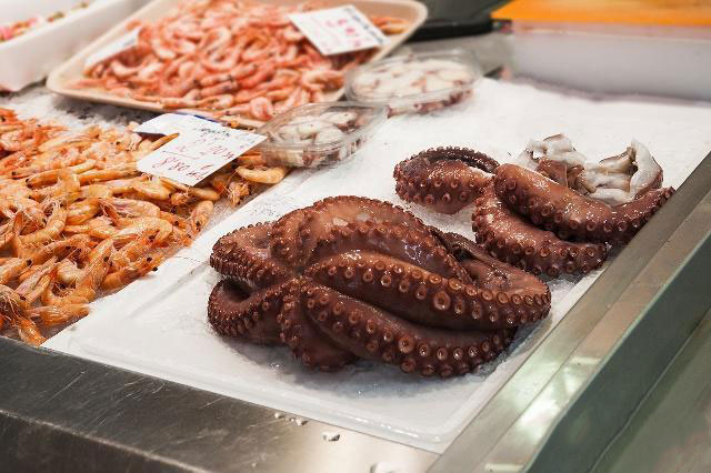 八爪魚(yú)哪個(gè)部位不能吃？網(wǎng)紅吃八爪魚(yú)為什么要爆頭？