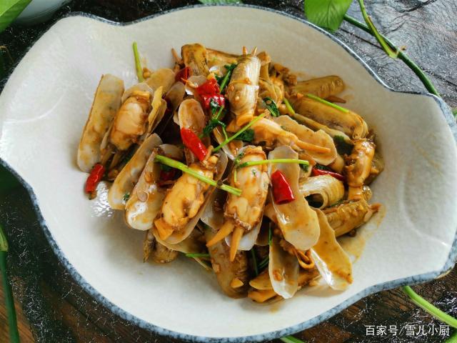 這個(gè)海鮮被稱作“小人仙”，肉質(zhì)肥美，用這個(gè)方法做，一盤不夠吃